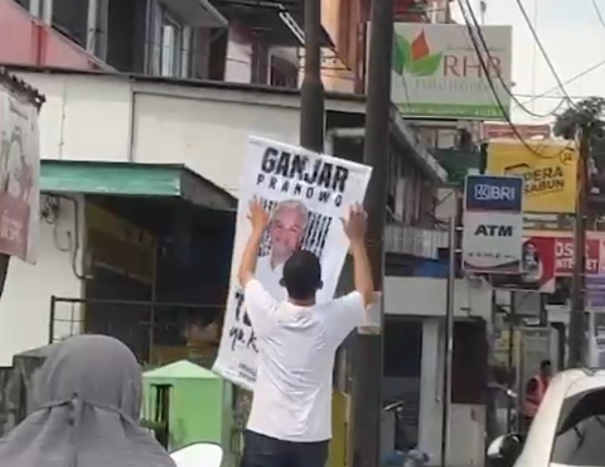 Baliho Ganjar Pranowo di Pematang Siantar Dicopot, Todung Mulya Lubis: Kami Merasa Sangat Kesal dan Marah, Banyak Kejadian yang Mencederai Proses Demokrasi