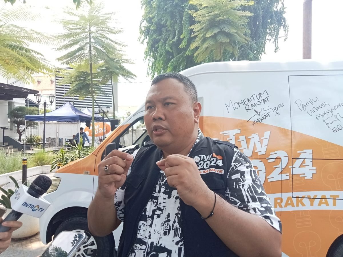 Hendri Satrio: AMIN Bisa Menang Satu Putaran Jika Elektabilitas Naik hingga 35 Persen