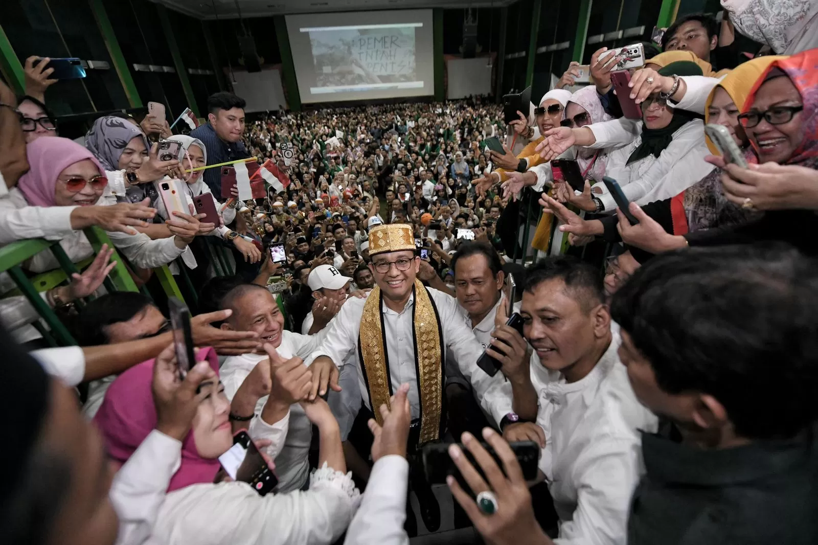 Anies Bawedan Meminta Pendukungnya Tetap Tenang Meski APK AMIN di Temanggung Dirusak