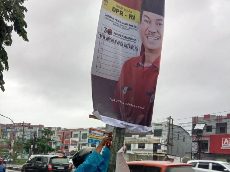 Andi Ridwan Wittiri Meminta Relawan untuk Mendorong Pemilu yang Damai dan Memperbaiki Aplikasi Caleg Lain