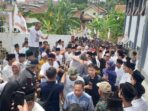 Ratusan Warga Sambut Kedatangan Iwan Bule saat Pulang Kampung