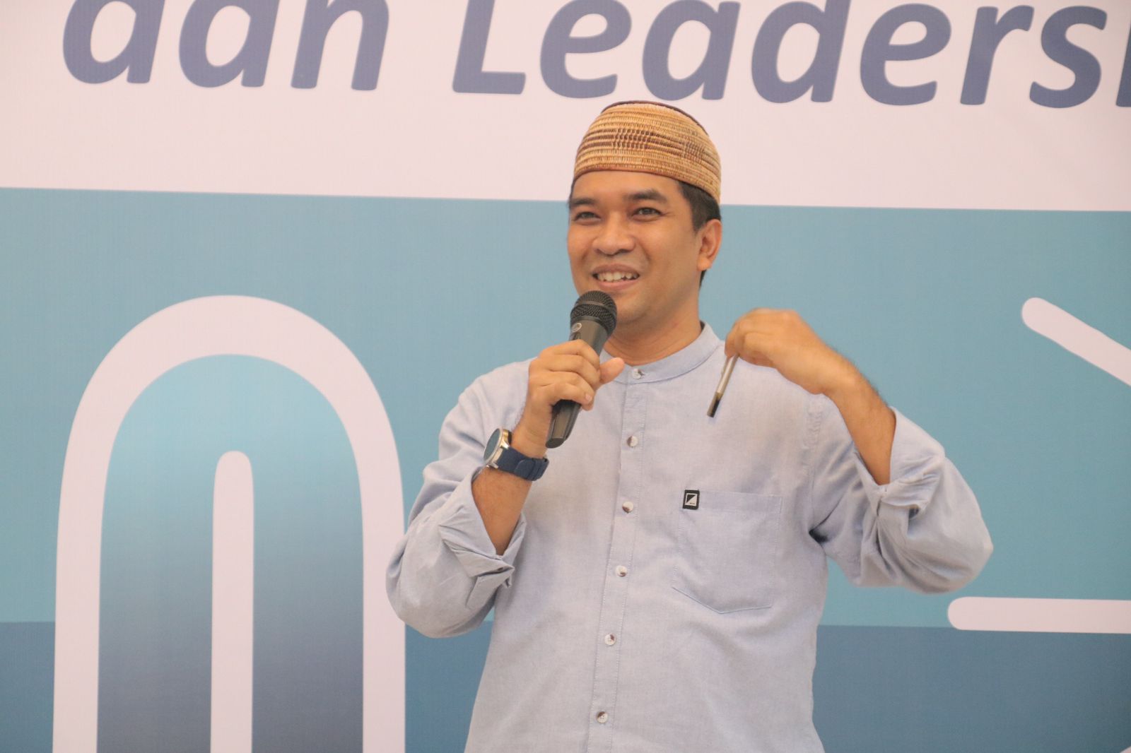 Andi Irman Patiroi Menjadi Pesaing Teratas Dalam Survei Pilkada Polman 2024