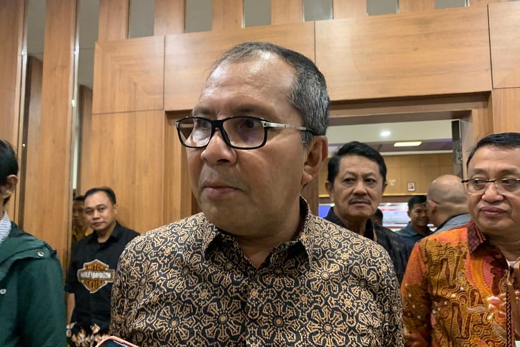 Danny Pomanto belum secara resmi mengumumkan diri sebagai calon gubernur Sulawesi Selatan, mencari waktu untuk berkampanye di daerah.