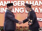 Prabowo Subianto Receives the Bintang Bhayangkara Utama Honor from the Chief of Indonesian Police