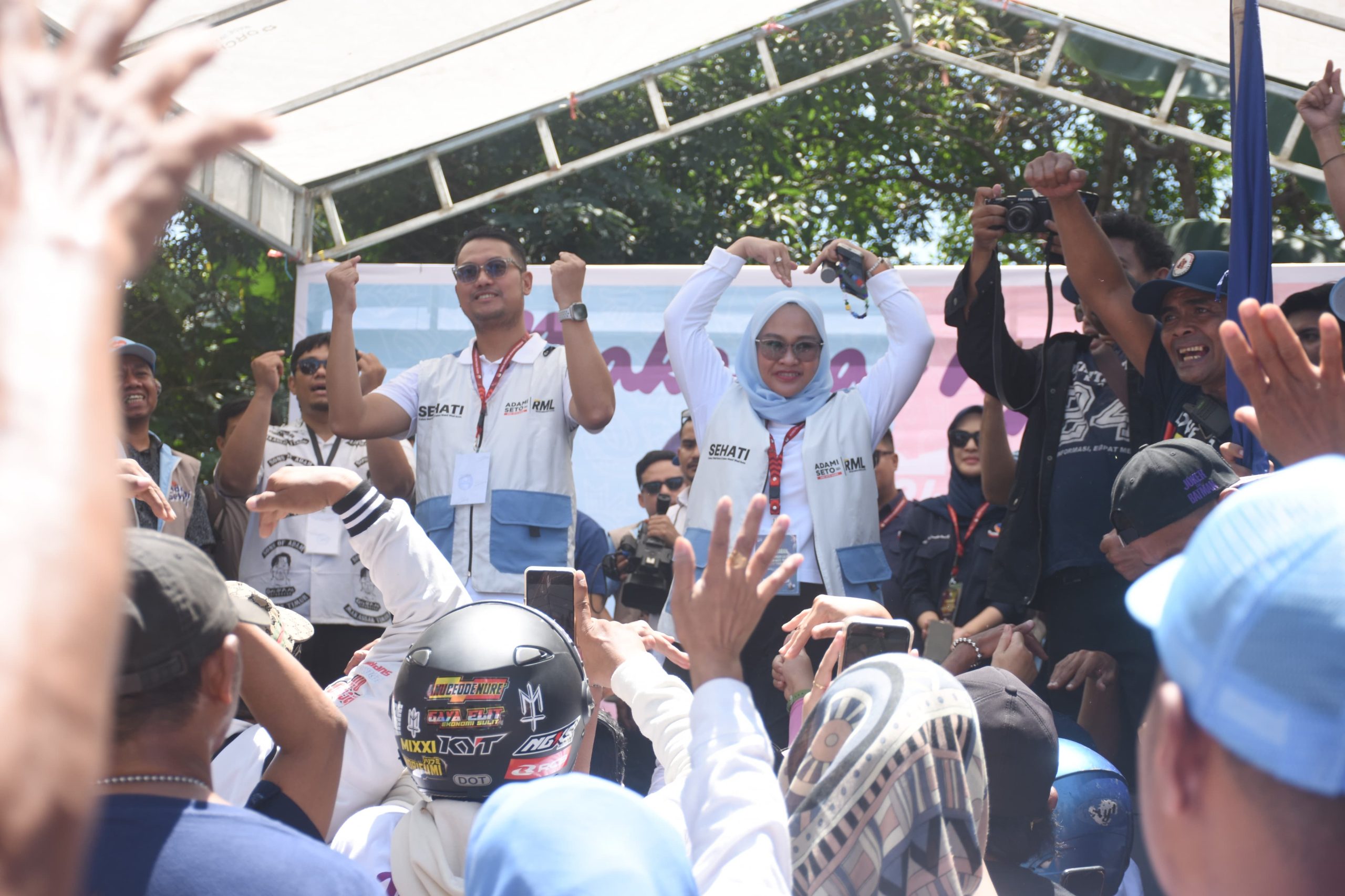 Pasangan Seto-Rezki adalah Paslon Pertama yang Didukung oleh Ribuan Pendukung saat Mendaftar di KPU Makassar