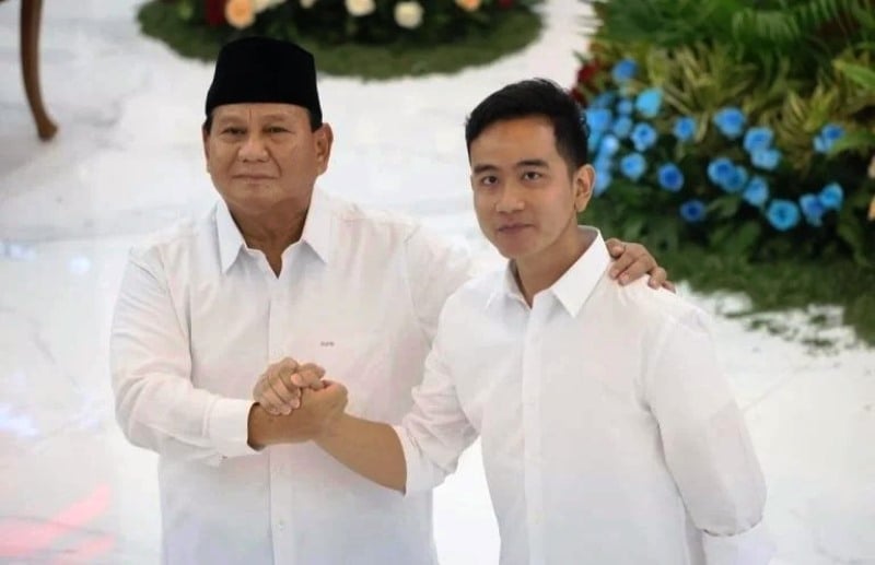 Prabowo dan Gibran Tampil Bersama di Perayaan HUT Ke-79 TNI untuk Membantah Rumor Keretakan Hubungan Mereka