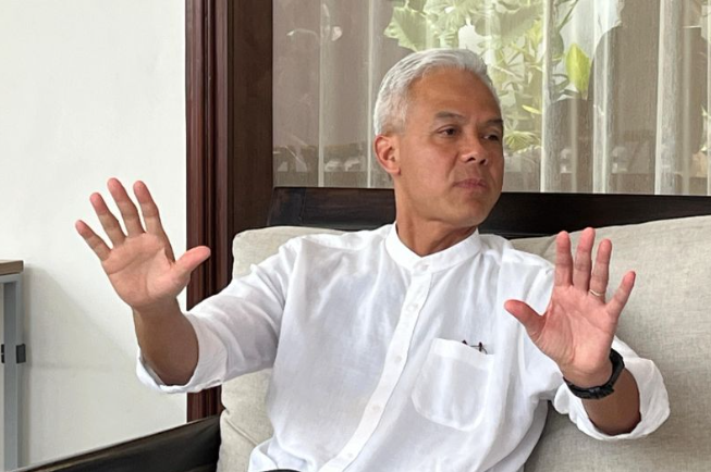 Netizen Berusaha Mencari Ganjar Pranowo yang Tidak Hadir di Pelantikan Presiden